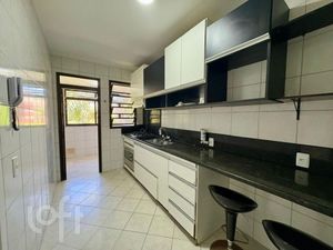 Image 8 - 832842