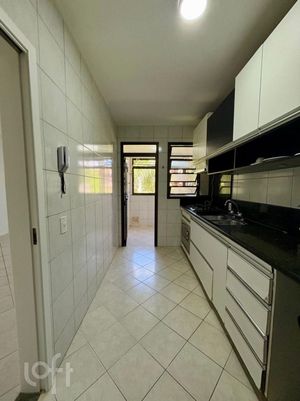 Image 9 - 832842