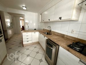 Image 30 - 832843