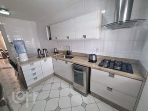 Image 12 - 832843