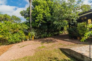 Image 15 - 832898