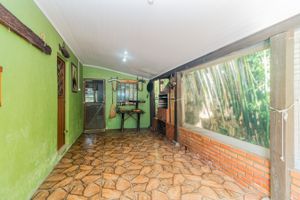 Image 12 - 832898
