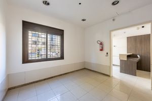 Image 39 - 832905