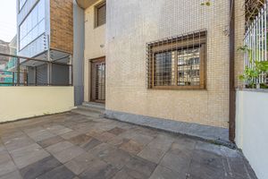 Image 37 - 832905