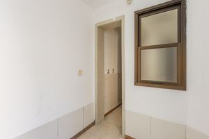 Image 9 - 832905