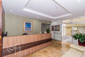 Image 39 - 832918