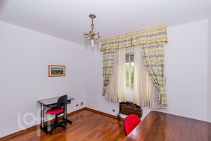 Image 11 - 832918