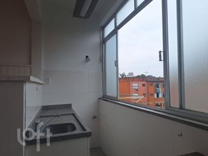 Image 17 - 832996