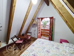 Image 18 - 833003