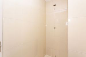 Image 18 - 833226