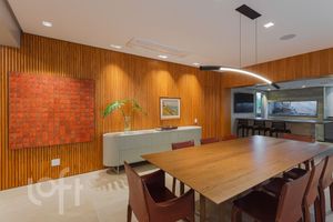 Image 11 - 833244