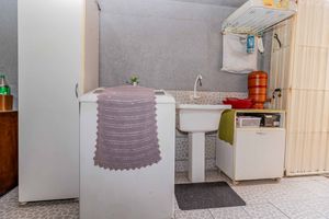 Image 30 - 833412