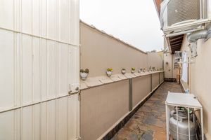 Image 31 - 833412
