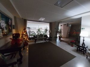 Image 22 - 833579