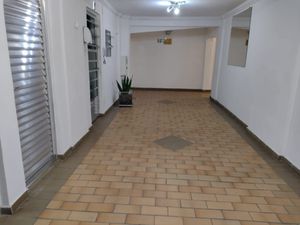 Image 6 - 833718
