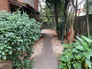 Image 18 - 833736