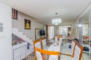 Image 3 - 833750