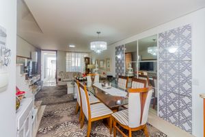 Image 4 - 833750