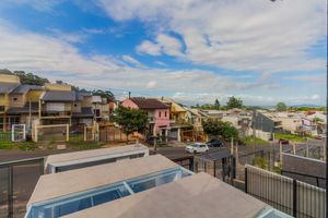 Image 35 - 833750