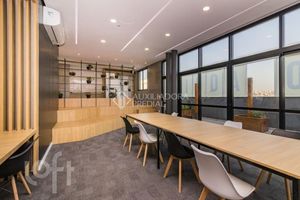 Image 21 - 833780