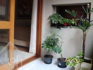 Image 12 - 833800
