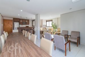 Image 1 - 833846