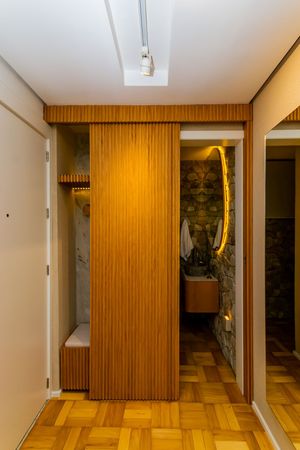 Image 17 - 833927