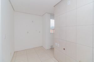 Image 4 - 834055