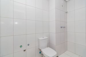 Image 9 - 834055