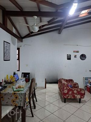 Image 4 - 834057