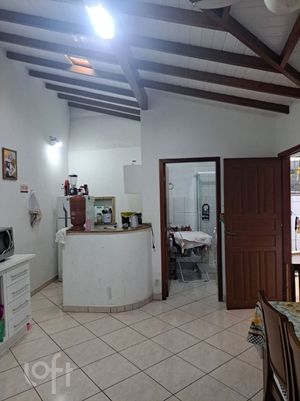 Image 5 - 834057
