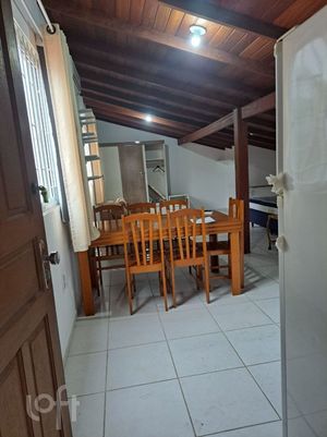 Image 21 - 834057