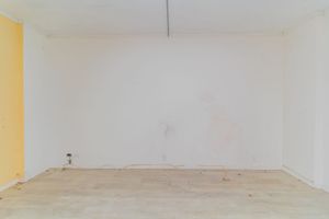 Image 3 - 834150