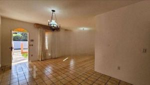 Image 3 - 834155