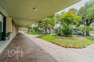 Image 29 - 834157