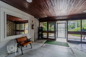 Image 19 - 834157