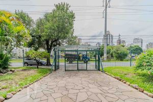 Image 31 - 834157