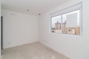 Image 19 - 834195