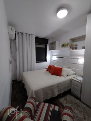 Image 4 - 834247