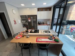 Image 25 - 834305