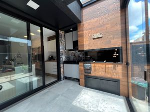Image 19 - 834305