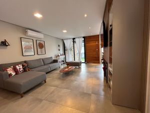 Image 5 - 834305