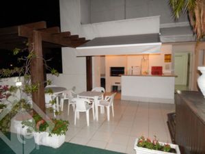 Image 17 - 834355