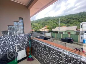 Image 13 - 834382