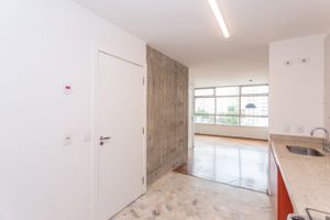 Image 32 - 834390