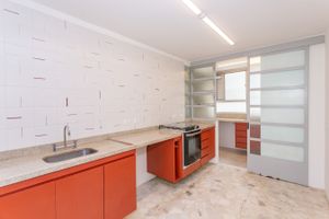 Image 34 - 834390