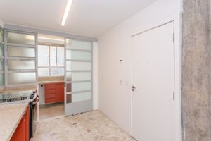 Image 35 - 834390