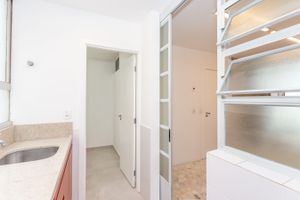 Image 39 - 834390