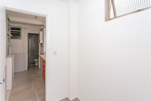Image 42 - 834390