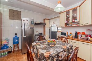 Image 11 - 834391